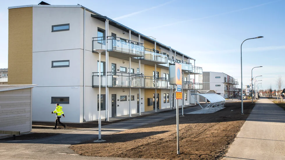 Det byggs nytt ändå kvarstår bostadsbristen.