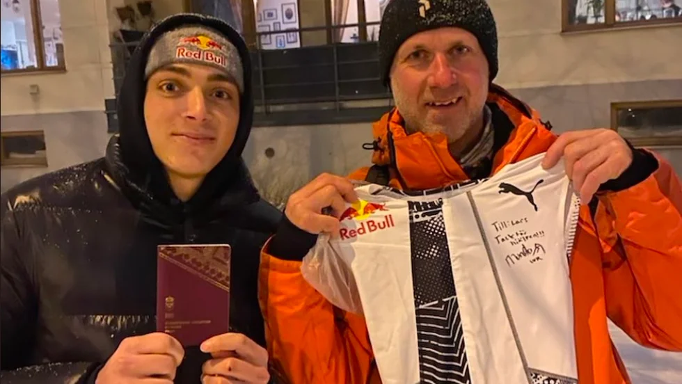 Armand Duplantis och passräddaren Lars. 