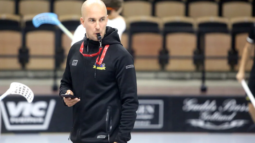 Christoffer Lindberg är både tränare och sportsligt ansvarig i Visby IBK. 