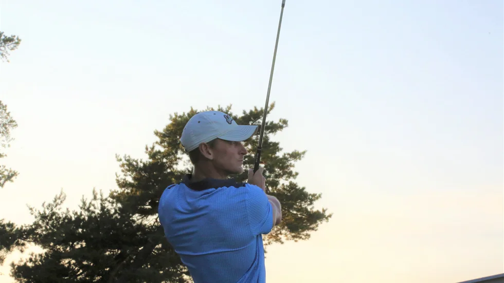 Jesper Kennegård är i bekant position på bekant mark efter första dagens spel av Visby Open.