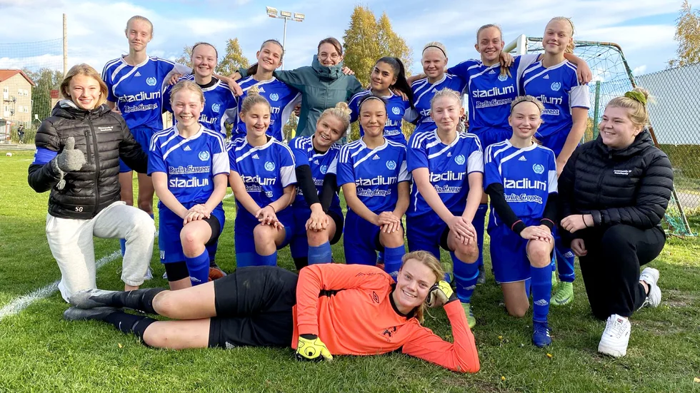 Övre raden från vänster: Tilda Helander, Elsa Selin, Ida Vestin, Maja Burén, Nova Edlund, Linn Pettersson, Alvina Saverstam Vahlberg, Ellen Wikberg.
Nedre raden från vänster: Sara Grehn, Sofie Viklund, Malva Törnberg, Alice Lindqvist, Lina Brännström, Milla Andersson, Clara Lindvall, Alicia Nilsson.
Liggande: Elsa Strömberg.
Saknas på bilden: Moa Vesterlund, Rebecca Nyström 
