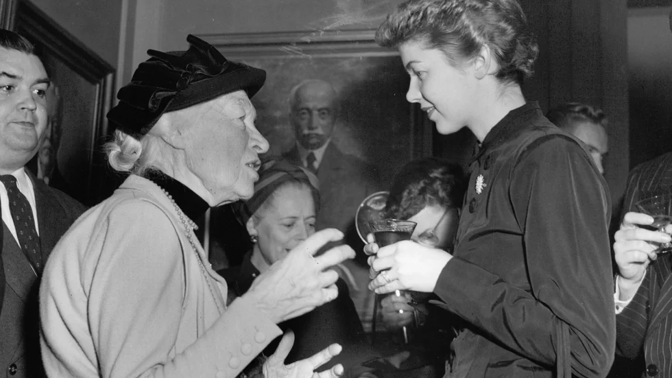 Kerstin Hesselgren intervjuas av Ann Pringle från Herald Tribune Stockholm den 23 november 1949.