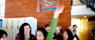 Politikerna väntar in Engelska skolan