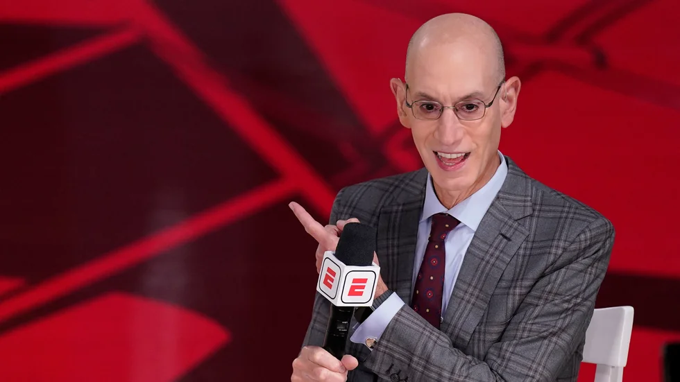 NBA-kommissionären Adam Silver tror på mer publik under basketmatcherna i USA nästa säsong. Arkivbild.