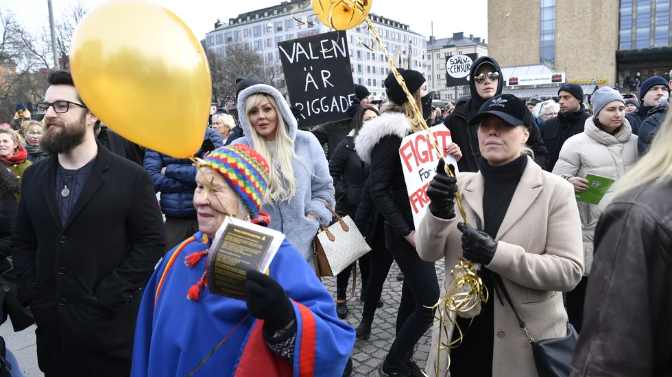 Stockholm 6 mars. Organisationen Tusenmannamarschen för frihet & sanning höll en demonstration på Medborgarplatsen som slutade i kaos.