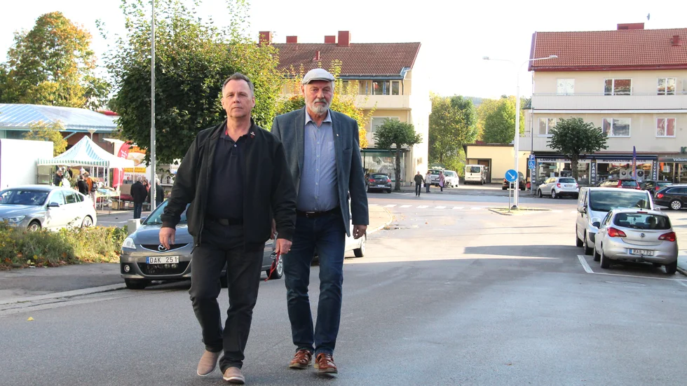 Socialdemokraterna i Kinda, med bland andra Conny Forsberg och Hans Måhagen, vänder nu i budgetfrågan och ger sitt stöd till Centern och Liberalernas förslag.