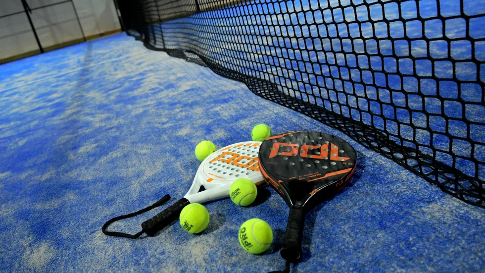 Padel är en racketsport som växer i rask takt. Trycket i Piteå är stort. (Arkivbild)