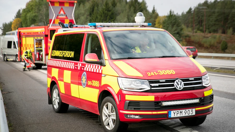 Sörmlandskustens räddningstjänsten larmades till en bilbrand på E4 i närheten av Stavsjö under torsdagsmorgonen.