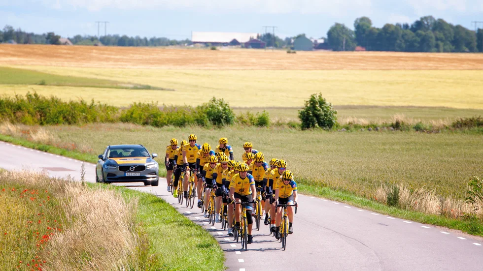 Någon tur till Paris blev det inte för Team Rynkeby i somras. Istället cyklade de 130 kilometer runt Östergötland. 