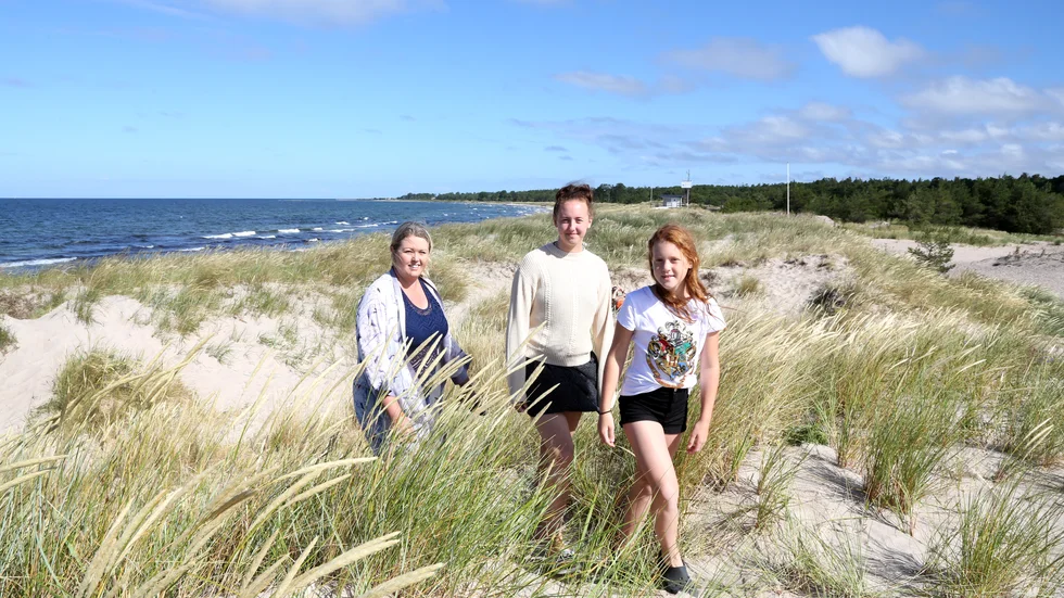 Emelia Olausson är vårdcentralchef i Trollhättan som behövde koppla av från corona och få tid med familjen och barnen Tindra och Nellie. Valet blev Gotland, istället för Greklandsresan som ställts in.