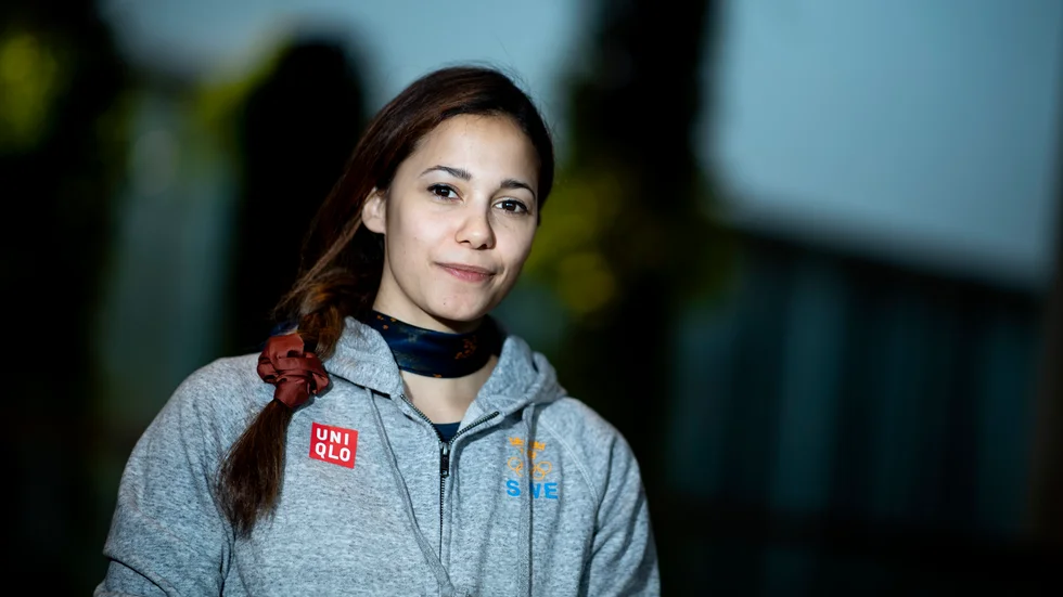 Angelica Bengtsson kombinerar i sommar friidrottstävlingar med jobb på Postnord och Svenska Spel.