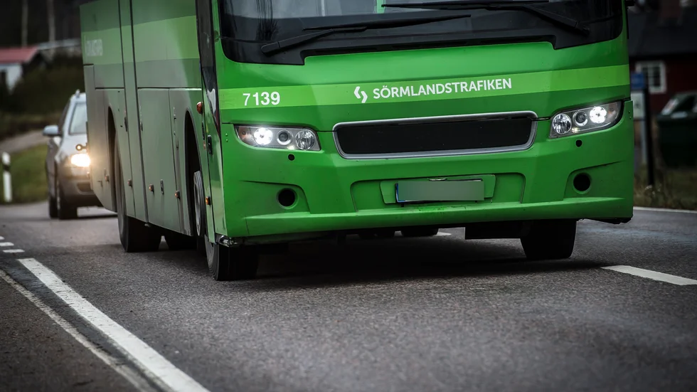 Två bussar var inblandade i en olycka vid en ändhållplats utanför Eskilstuna på torsdagskvällen.
