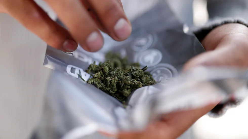 Polisen hittade cannabis vid en husrannsakan i Vimmerby på måndagen.
