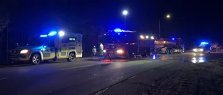 Trafikolycka på Hertsön- bil som voltat av vägen       