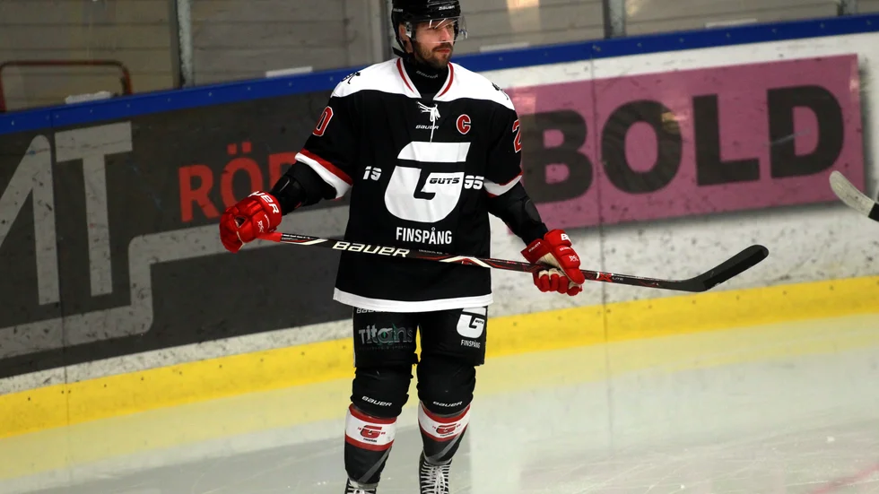 Marcus Eriksson lider med Björn Olsson (sportchef och tränare) som har mycket att stå i.