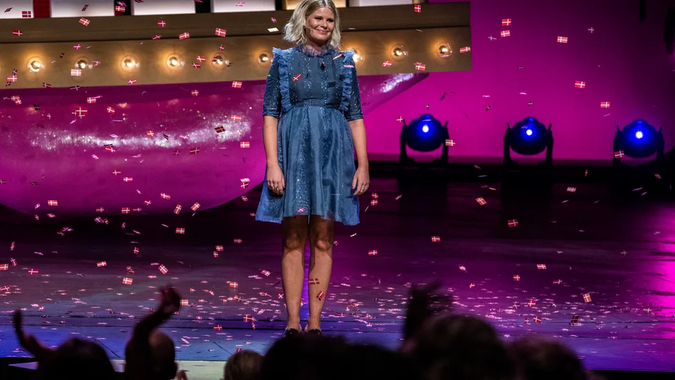Den populära tv-profilen Sofie Linde tog tillfället i akt när hon ledde en humorgala och berättade om trakasserier hon utsatts för. Det startade en andra metoo-våg i Danmark, med förnyad kraft.