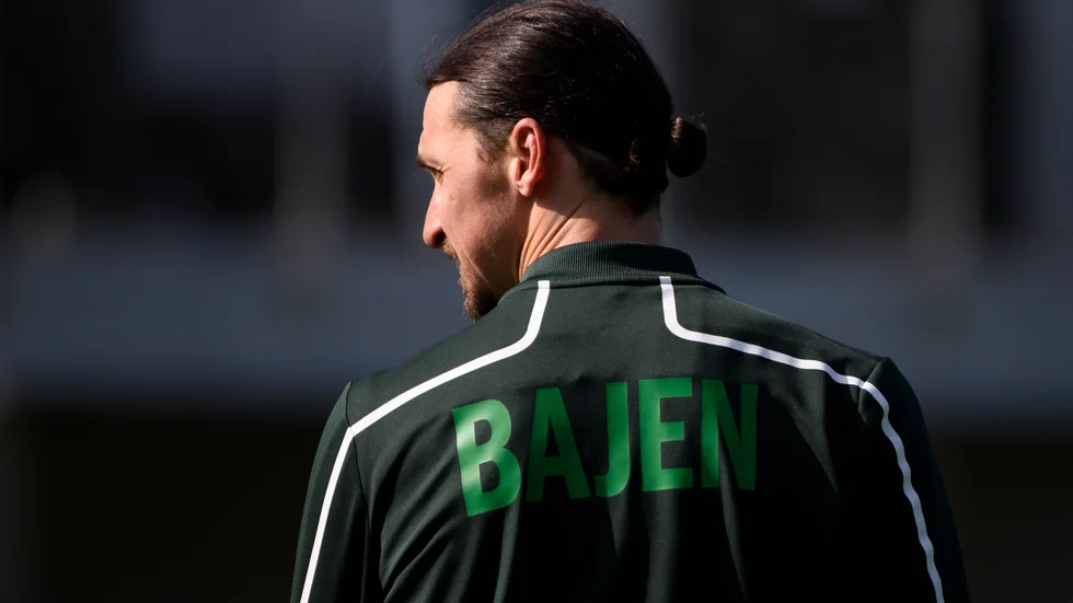 Zlatan Ibrahimovic är både delägare i Hammarby, som han tränade med under våren, och spelare i Milan. Arkivbild.