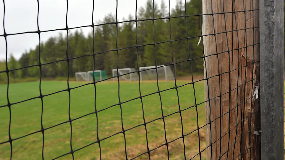 Nu öppnar fotbollen för 50 personer på läktarna, men inte på alla serienivåer.