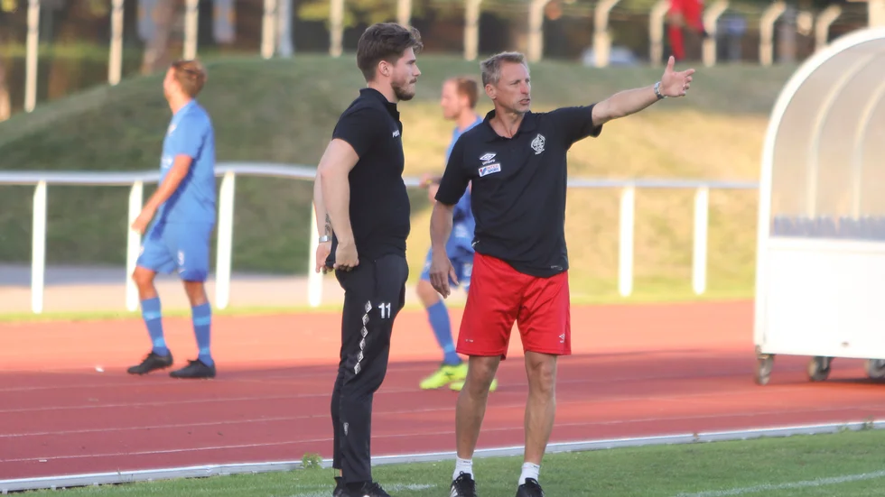 Mikael Lang räknar med att Anton Bago kan spela på fredag. 