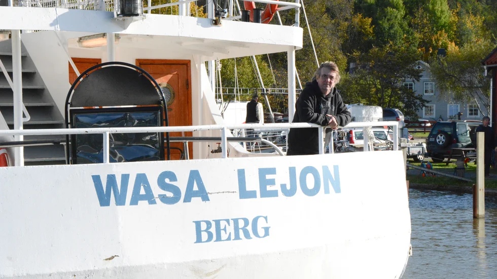 Lasse Wahlin har hållit i med trafiken med en coronaanpassad Wasa Lejon på Göta kanal under sommaren, när andra stängt ned. Han är tacksam för stöttningen från östgötarna. 
