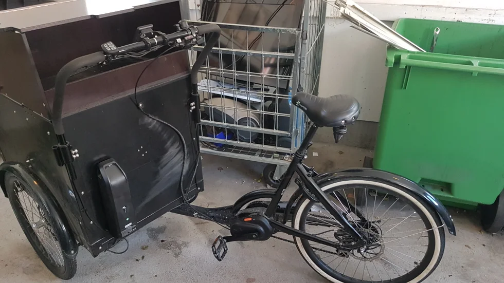 Den stulna cargobiken hittad i ett soprum på Örnäset.