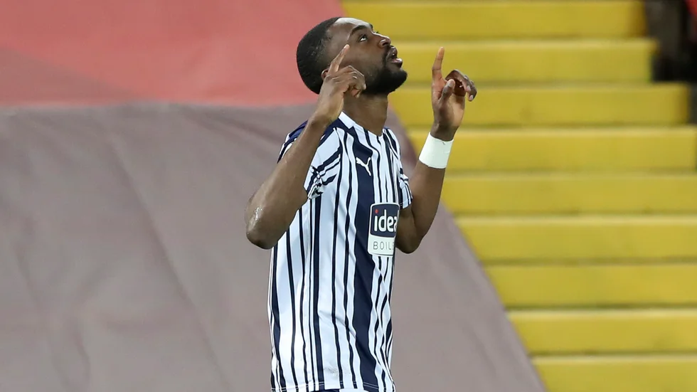 West Bromwichs Semi Ajayi nickade in kvitteringen mot Liverpool.