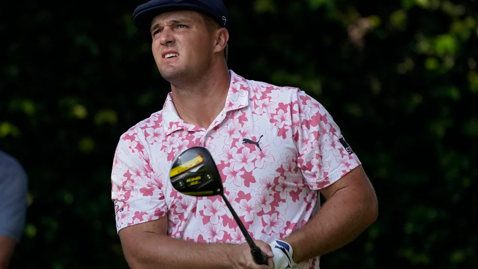 Bryson DeChambeau slår i snitt sina utslag nästan 300 meter. Arkivbild.
