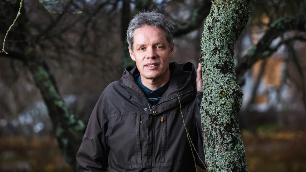 Ulf Danielsson, fysikprofessor från Uppsala är värd i Vinter i P1 på juldagen.