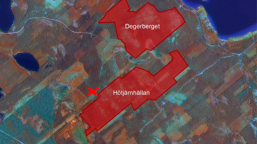Den planerade bergtäkten utgör det kryssade området på kartan. Länsstyrelsen planerar att göra de röda områdena till naturreservat.
