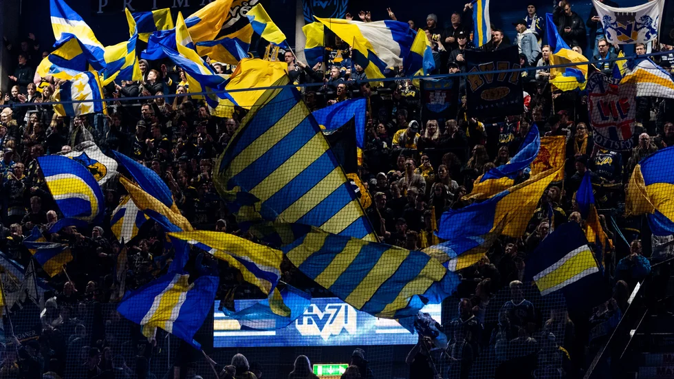 North Banks vice ordförande Michael Agestav förstår inte varför HV71-supportrar skulle skänka pengar till LHC:s supporterinsamling. "Det kan likaväl vara så att det står mellan oss och Linköping om vilka som kommer åka ur serien", säger han. 