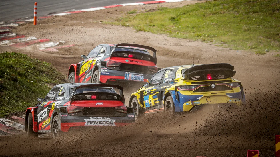 Anton Marklund hade varierad framgång i kvalheaten. Han blev sjua totalt och startar i andra led i semifinalen.
