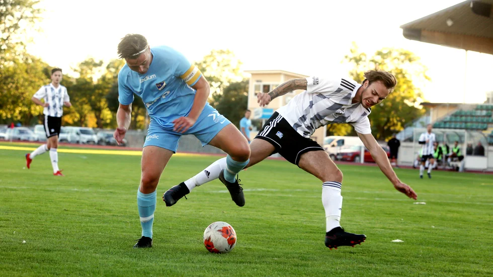  DM-finalen mellan IFK Visby och skrällaget Stenkyrka blev en rysare. Till slut kunde Jonathan Westergrens (till vänster) IFK vinna efter förlängning, där Westergren gjorde två mål.