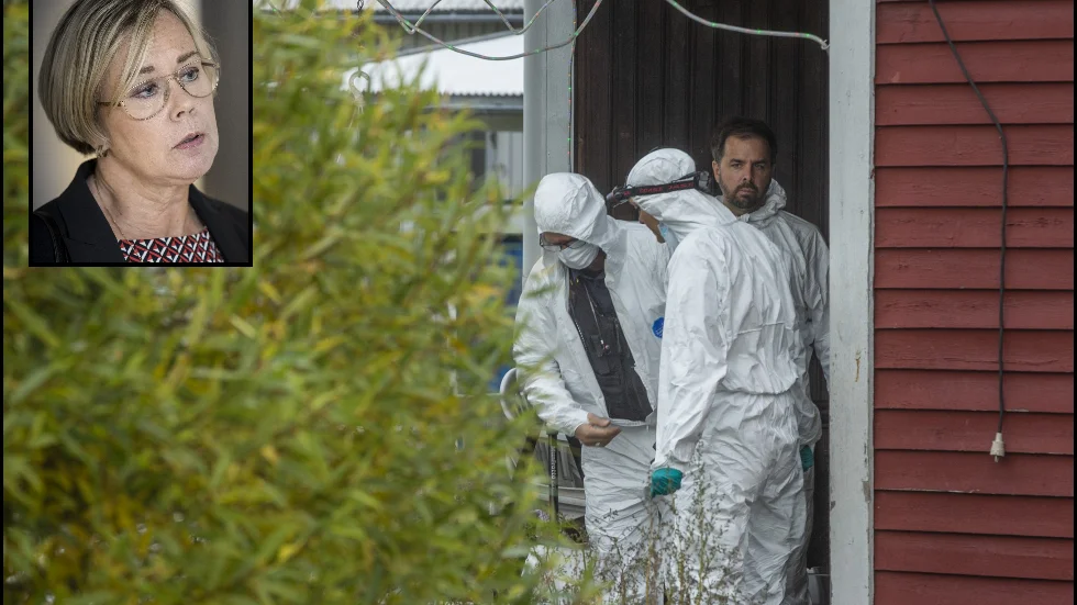 Polisens tekniker har genomfört en omfattande brottsplatsundersökning i parets bostad i Norrfjärden. (Arkivbild)