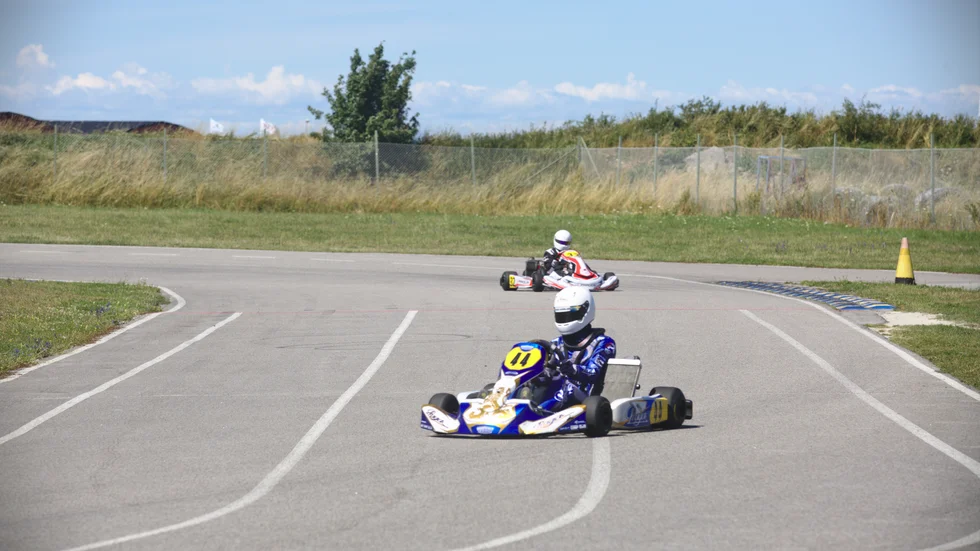 Första racet lockade omkring 15 deltagare till Gute karting ring. 