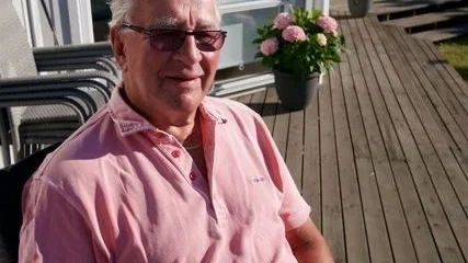 Klas Lif vid sitt hus på Axelsro.