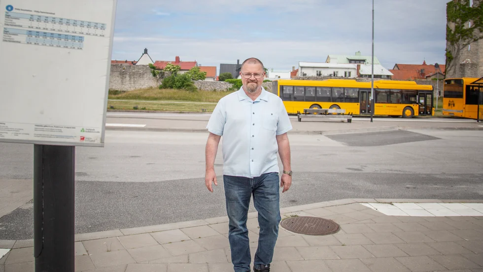 Trots klagomålen är Jyrki Vainio nöjd med hur det hittills gått med den nya busstrafiken. "I jämförelse med andra regionala kollektivtrafikmyndigheter, där man vid byte av operatör även råkat ut för totala trafikstopp, har vi klarat oss bra", säger han.