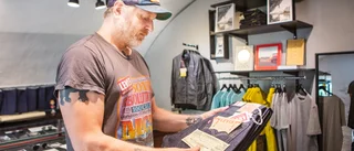 Jeansgurun vände hem efter toppjobben i klädbranschen