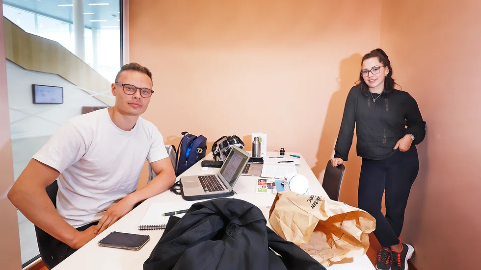 Christoffer Björklöf och Diana Castro läser fjärdeåret på Mälardalens högskolas ingenjörsprogram.