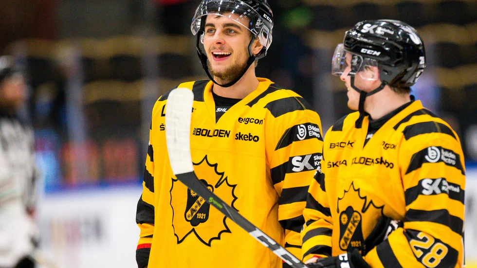En skadefri Jacob Olofsson är tillbaka och kan äntligen le igen. "Det har varit frustrerande", berättar han. 