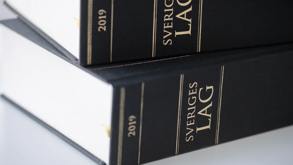 En man i 45-årsåldern döms till fängelse i ett år och två månader efter att han under våren och sommaren misshandlat fyra personer.