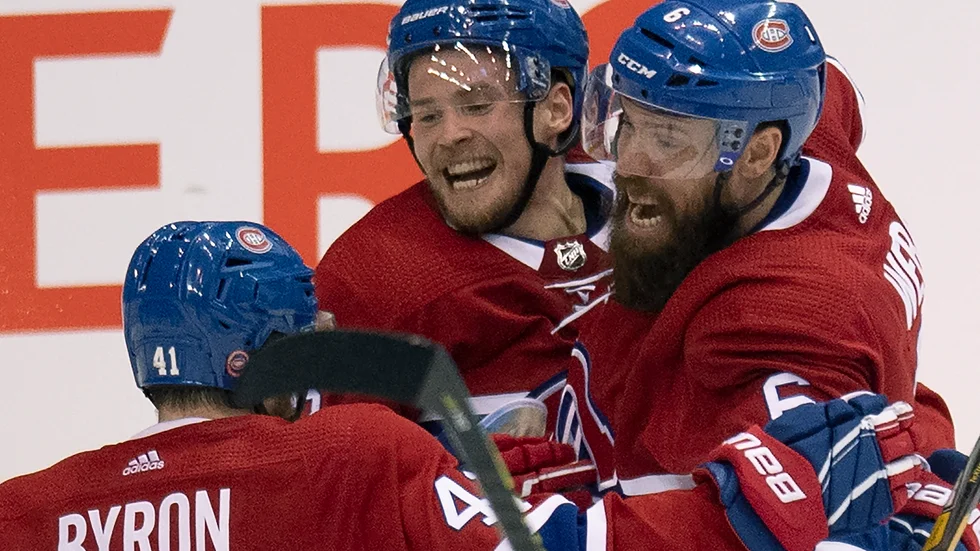 Montreals Artturi Lehkonen, Shea Weber och Paul Byron firar den förstnämndes mål mot Pittsburgh.