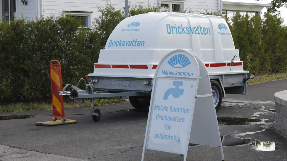 Arkivbild. Dricksvatten för de boende i Södra Freberga vid en vattenläcka.