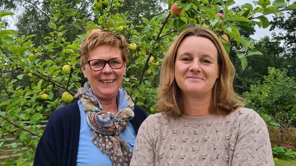 Carina Eldåker och Carina Engqvist anordnar en äppelpajtävling på Filmbyn framöver.