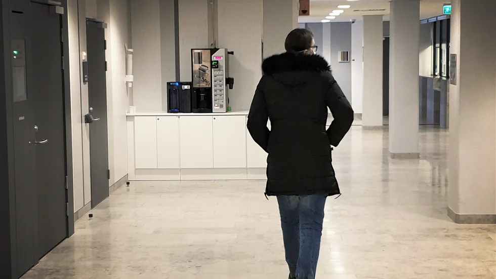 Dråpdömd åtalas för att ha haft knivar på sig utanför en krog i centrala Boden.