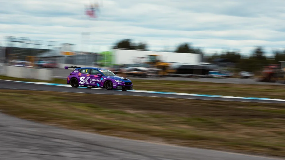 STCC-säsongen inleds 4-5 juni och den 18-19 juni arrangeras tävlingen på Drivecenter Arena i Fällfors.