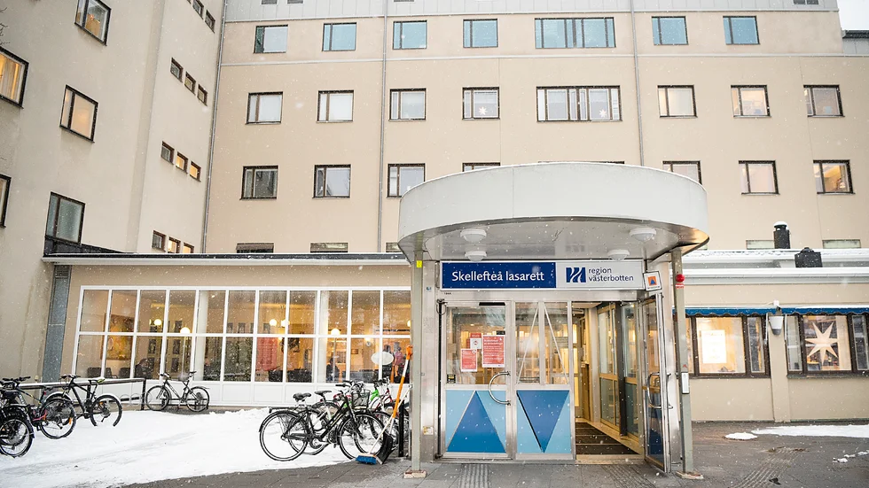 Skribenten undrar varför dotterns problemfria barnsjukvård övergick i en problemfylld vuxenvård.