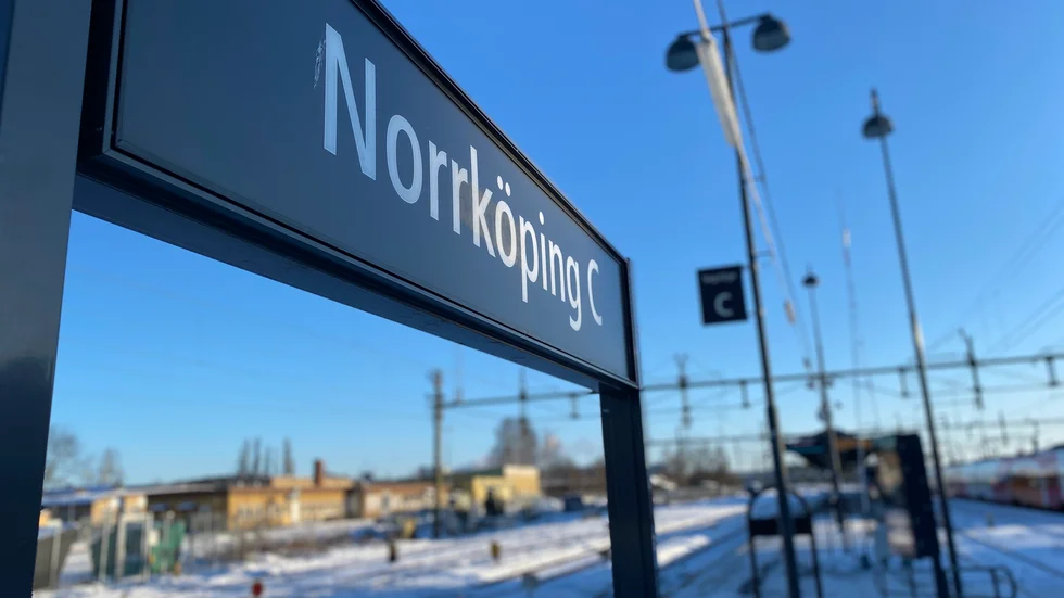 "Vi vet alla hur det är ställt med landets vägar och järnvägar. Det krävs stora investeringar i nya kraftledningar och elproduktion för att lyckas med klimatomställningen."