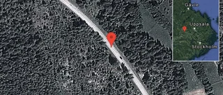 Personbil stillastående på väg 70 - helt stopp i ett körfält