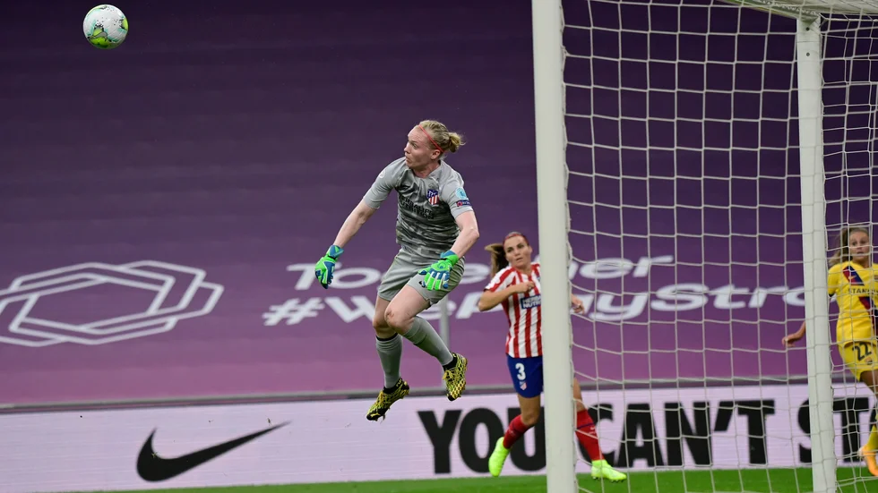 Ett lyft. Det tycker Hedvig Lindahl om Champions League-lottningen där hon ställs mot sitt gamla lag Chelsea. Arkivbild.