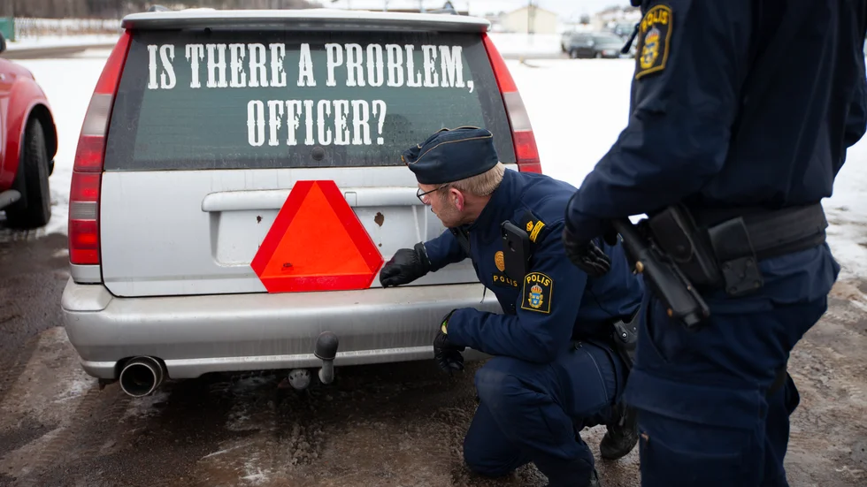 ”Is there a problem officer?” Ja, det är ett problem om föraren av en A-traktor kör mer än 30 kilometer i timmen. 